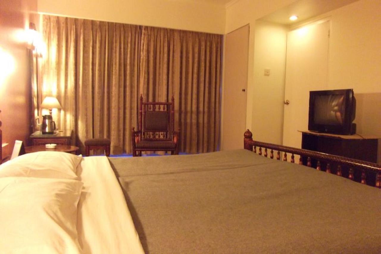 Hotel Bluehill Bhavnagar Exterior photo